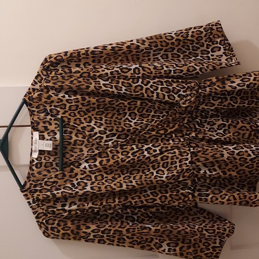 Ladies size 2 White House Black Market dress shirt